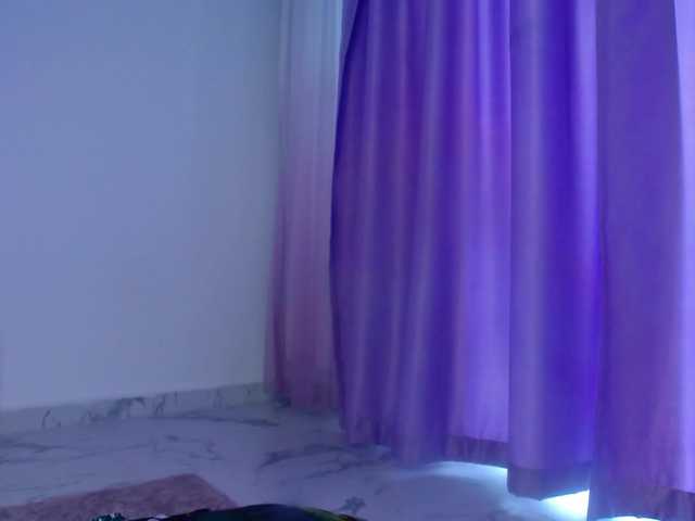 RavenFoxy live cam on BongaCams