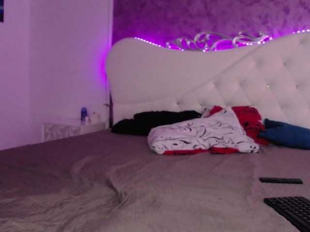RavenFoxy live cam on BongaCams