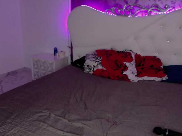 RavenFoxy live cam on BongaCams