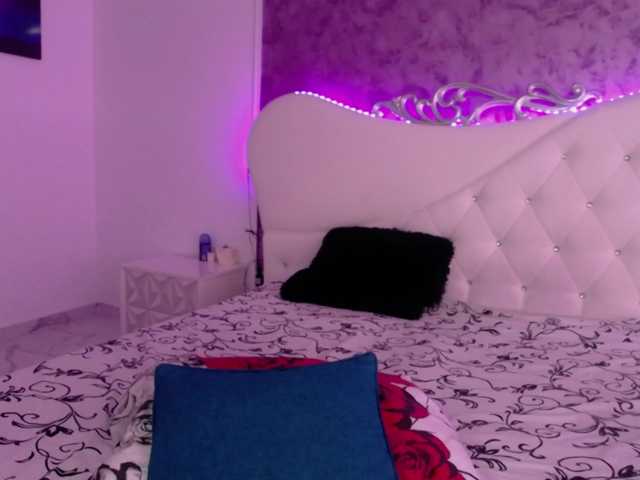 RavenFoxy live cam on BongaCams