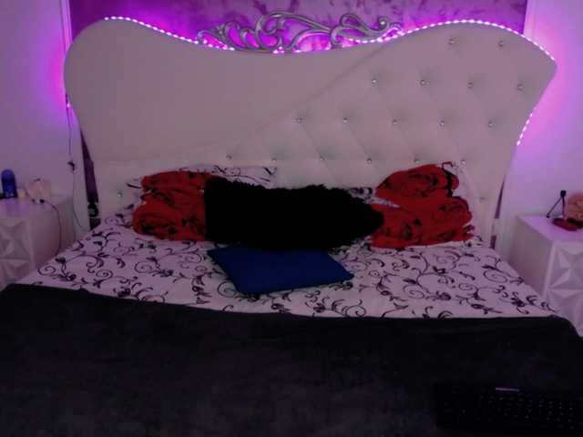 RavenFoxy live cam on BongaCams