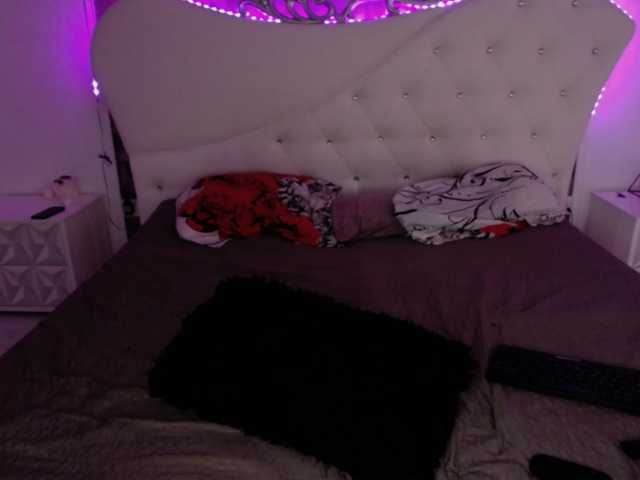 RavenFoxy live cam on BongaCams