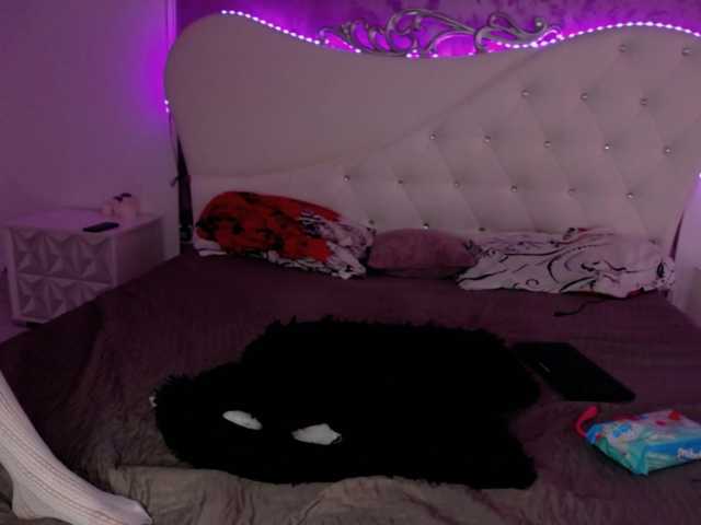 RavenFoxy live cam on BongaCams