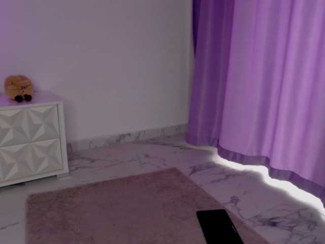 RavenFoxy live cam on BongaCams