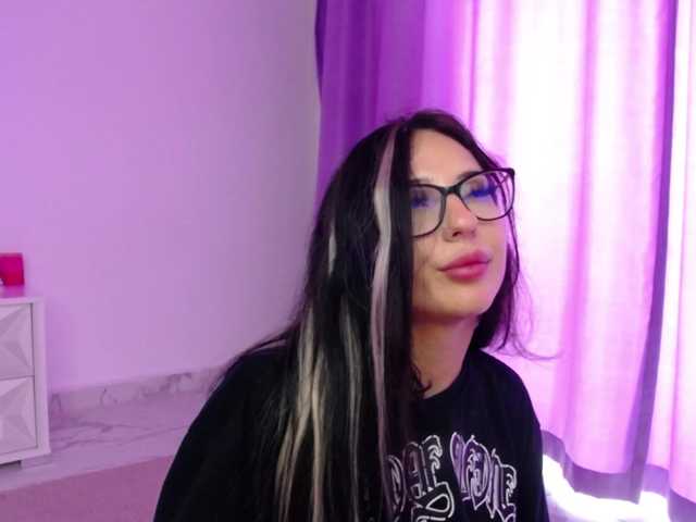 RavenFoxy live cam on BongaCams
