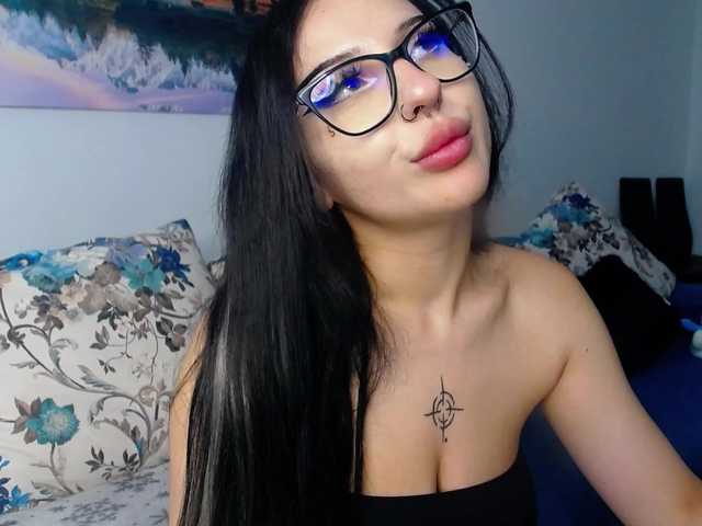 RavenFoxy live cam on BongaCams