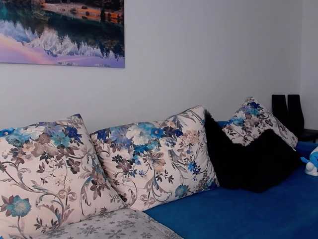 RavenFoxy live cam on BongaCams