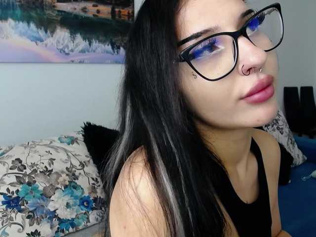 RavenFoxy live webcam show