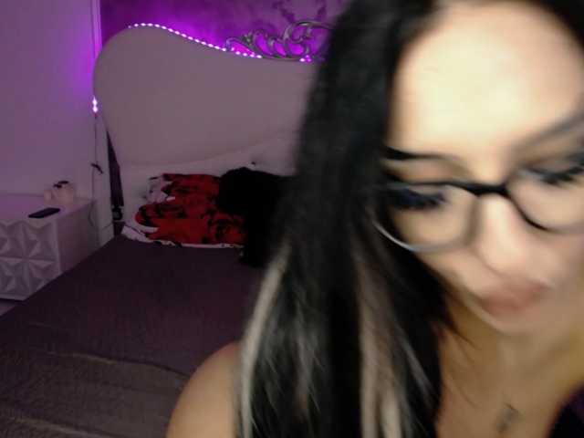 RavenFoxy live cam on BongaCams