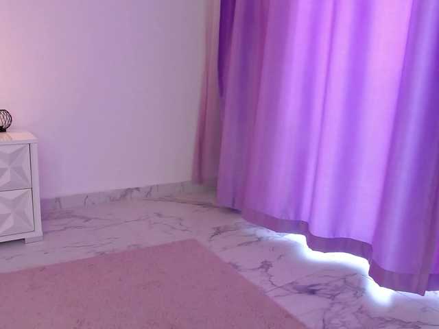 RavenFoxy live cam on BongaCams