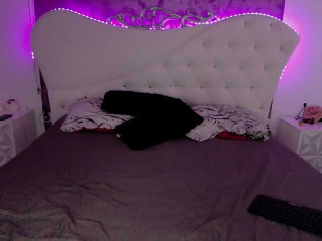 RavenFoxy live cam on BongaCams