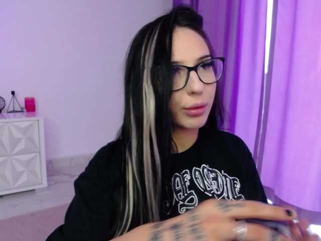 RavenFoxy live cam on BongaCams