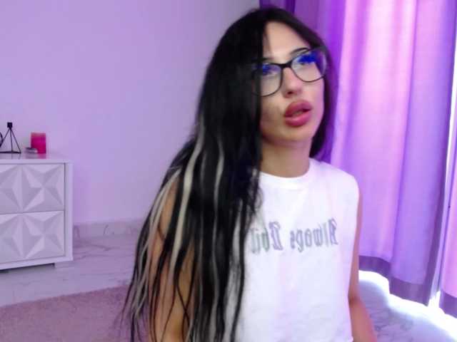 RavenFoxy live cam on BongaCams