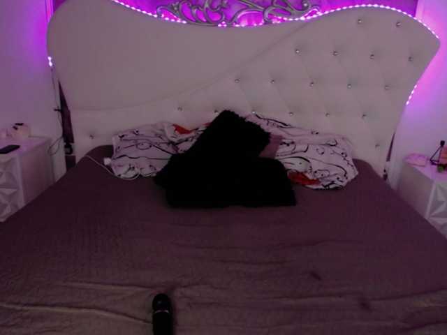 RavenFoxy live cam on BongaCams