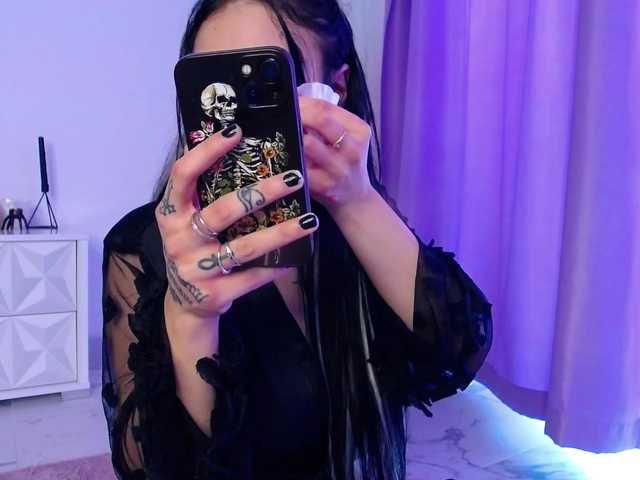 RavenFoxy live cam on BongaCams