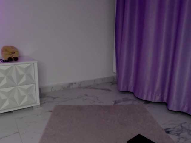 RavenFoxy live cam on BongaCams