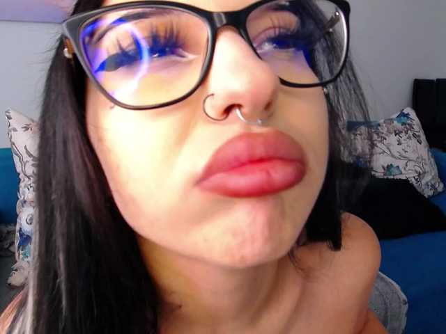RavenFoxy live cam on BongaCams