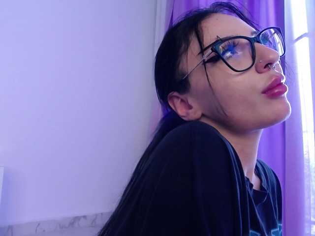 RavenFoxy live cam on BongaCams