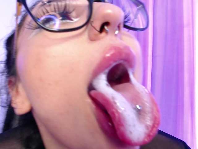 RavenFoxy live cam on BongaCams