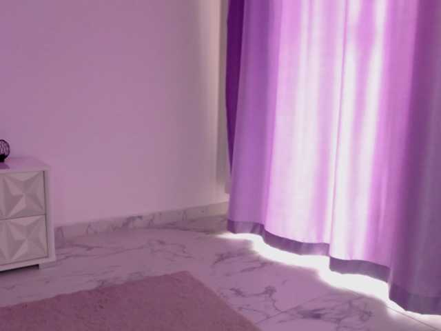 RavenFoxy live cam on BongaCams