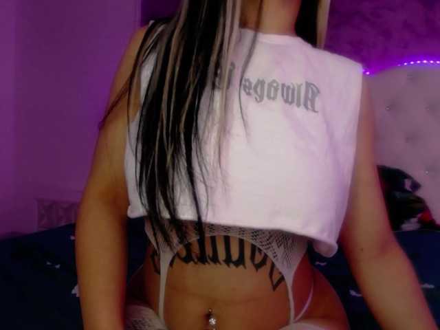 RavenFoxy live cam on BongaCams