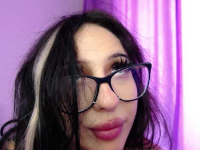 RavenFoxy live cam on BongaCams