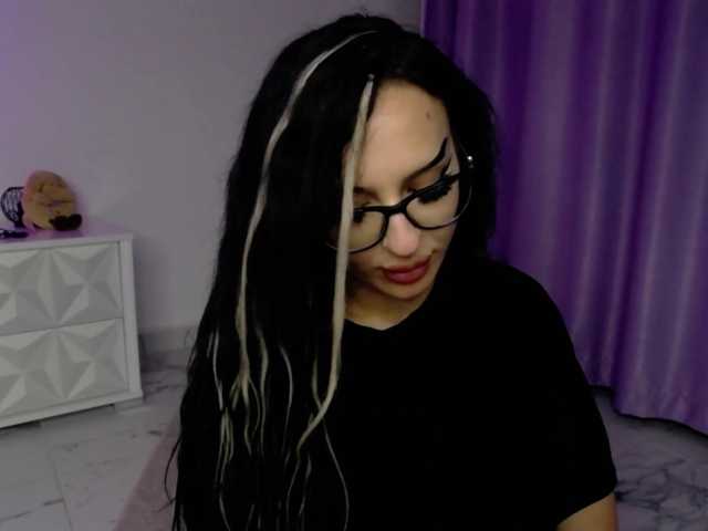 RavenFoxy live cam on BongaCams