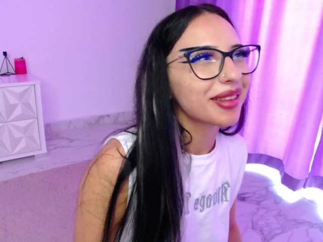 RavenFoxy live cam on BongaCams