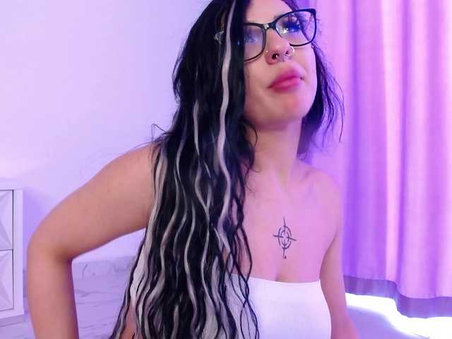 RavenFoxy live cam on BongaCams