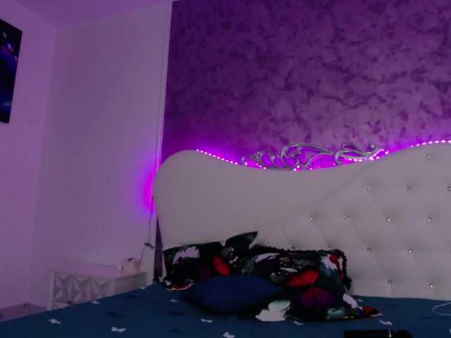 RavenFoxy live cam on BongaCams