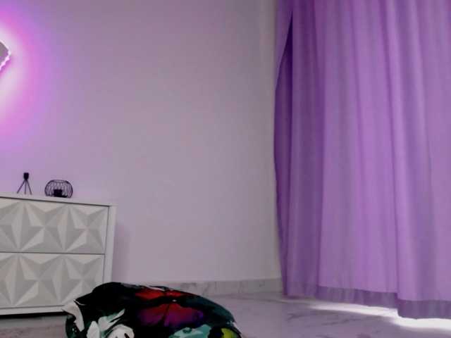 RavenFoxy live cam on BongaCams