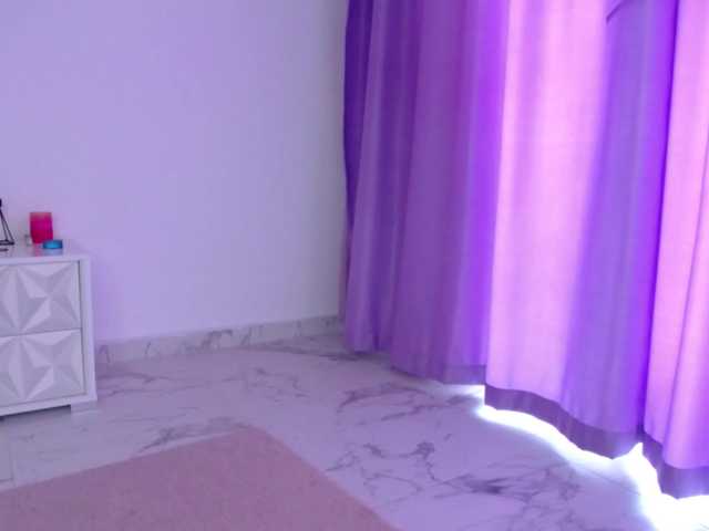 RavenFoxy live cam on BongaCams