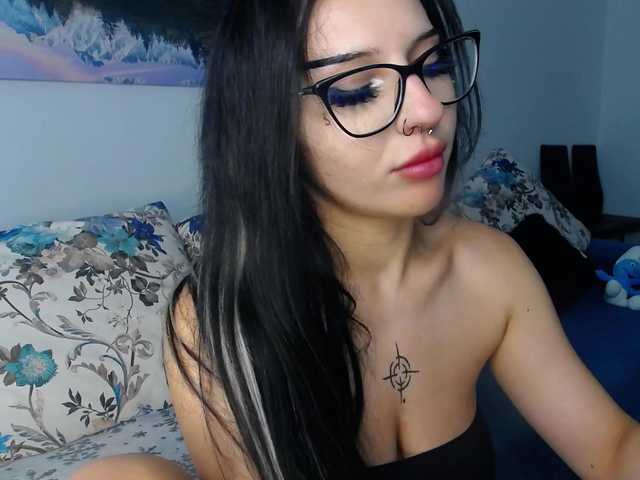 RavenFoxy live cam on BongaCams