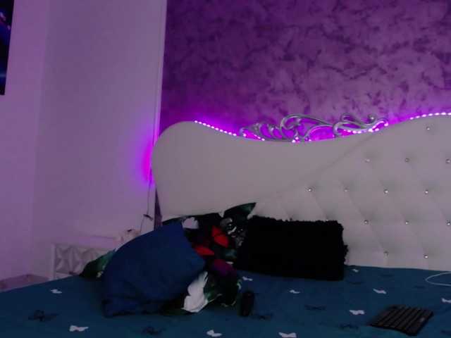 RavenFoxy live cam on BongaCams