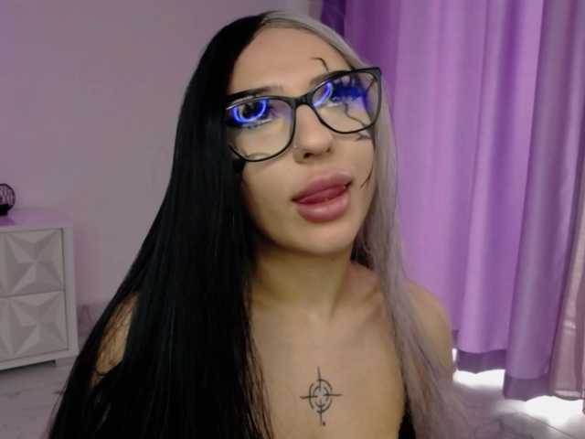 RavenFoxy live cam on BongaCams
