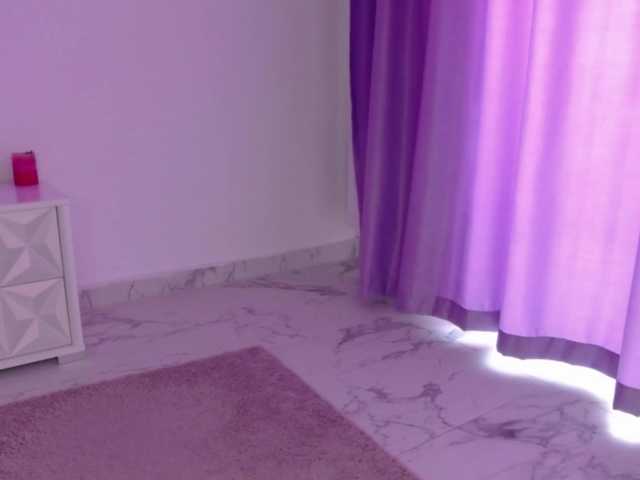 RavenFoxy live cam on BongaCams