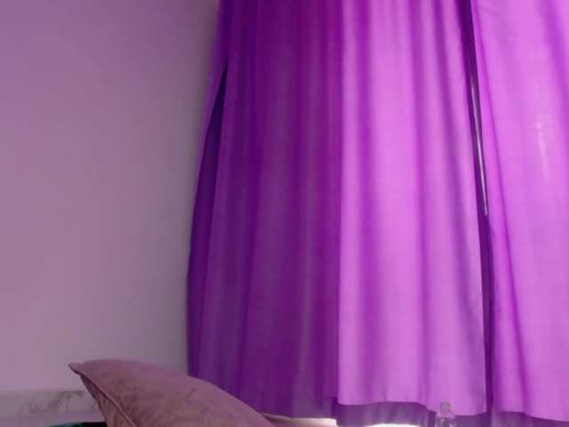 RavenFoxy live cam on BongaCams