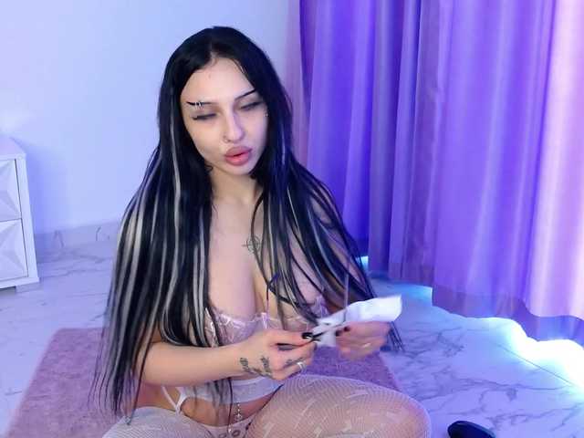 RavenFoxy live cam on BongaCams