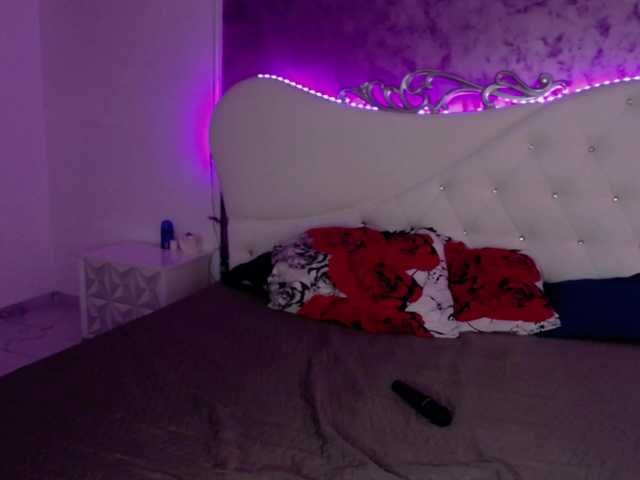 RavenFoxy live cam on BongaCams