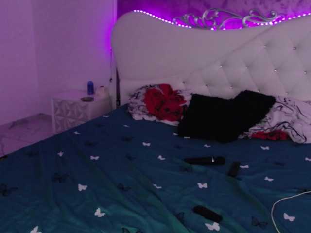 RavenFoxy live cam on BongaCams