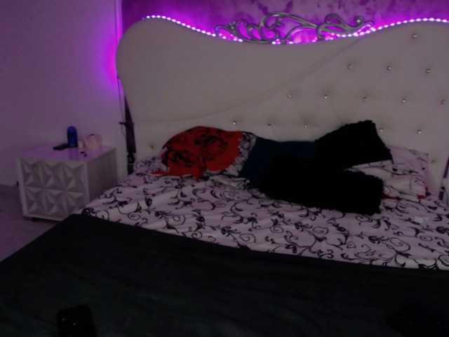 RavenFoxy live cam on BongaCams