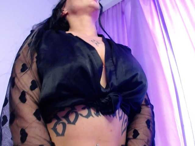 RavenFoxy live cam on BongaCams