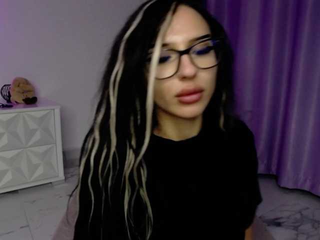 RavenFoxy live cam on BongaCams