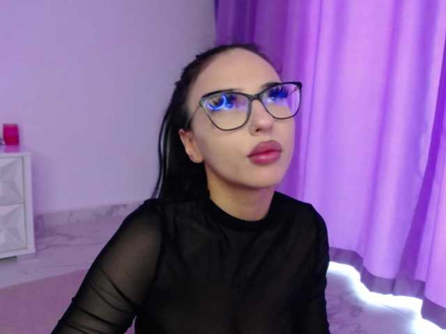 RavenFoxy live cam on BongaCams