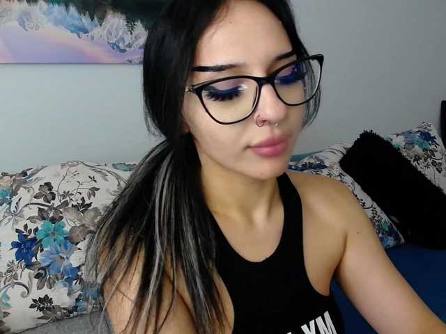 RavenFoxy live cam on BongaCams