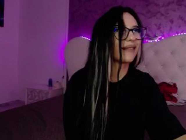 RavenFoxy live cam on BongaCams