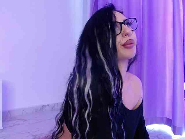 RavenFoxy Live Webcam on BongaCams