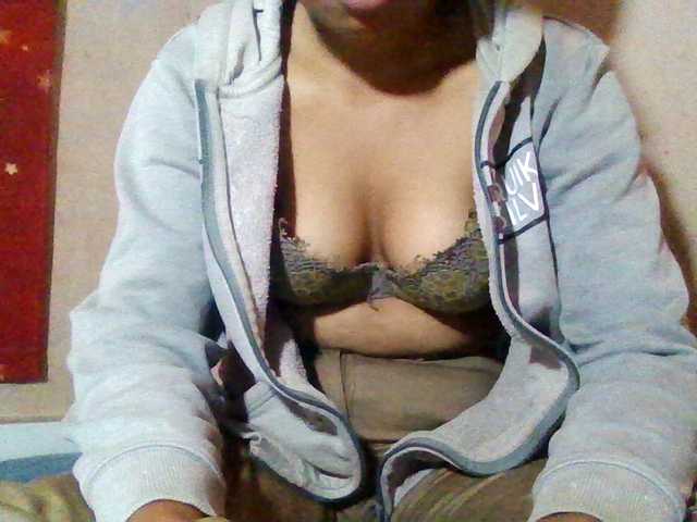 Rosah live cam on BongaCams