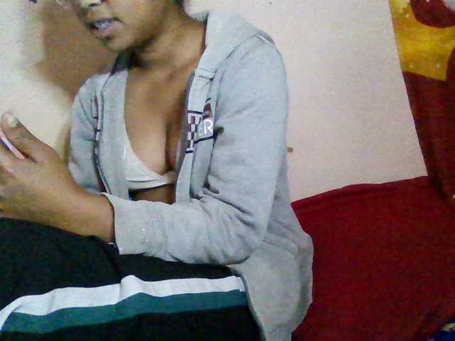 Rosah live webcam show