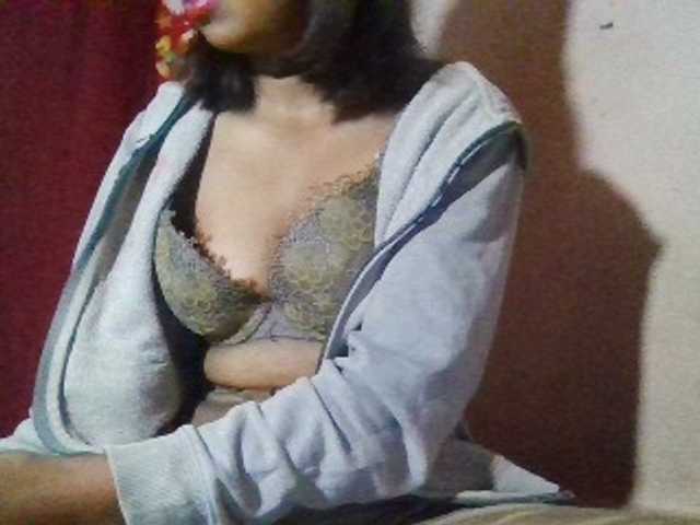 Rosah live cam on BongaCams